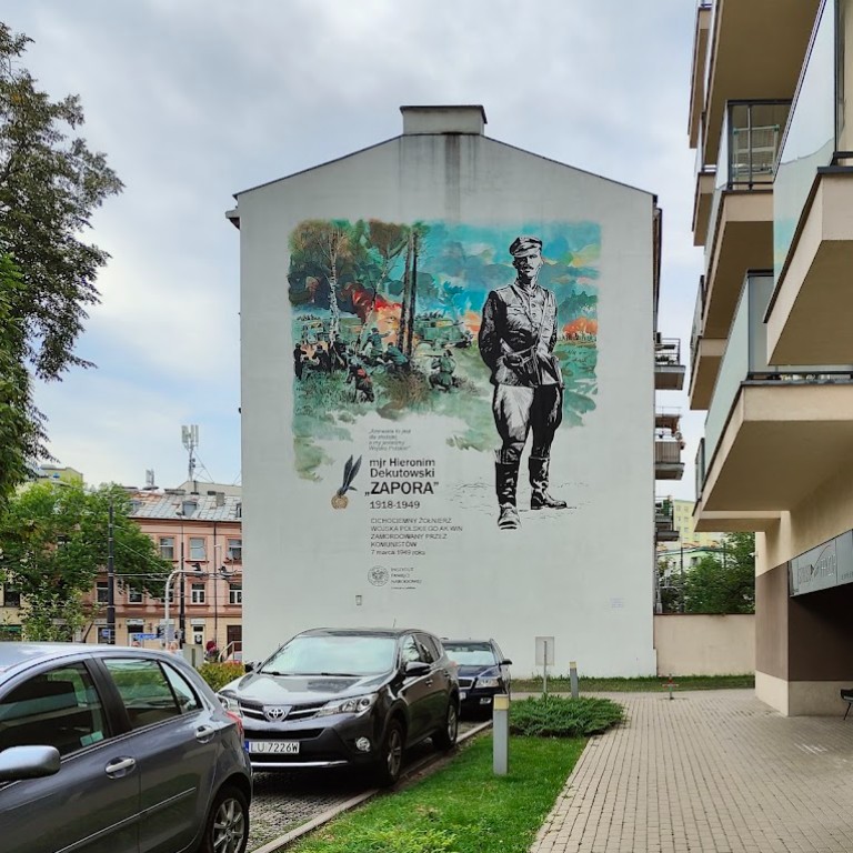 mural na budynku przedstawiający żołnierza